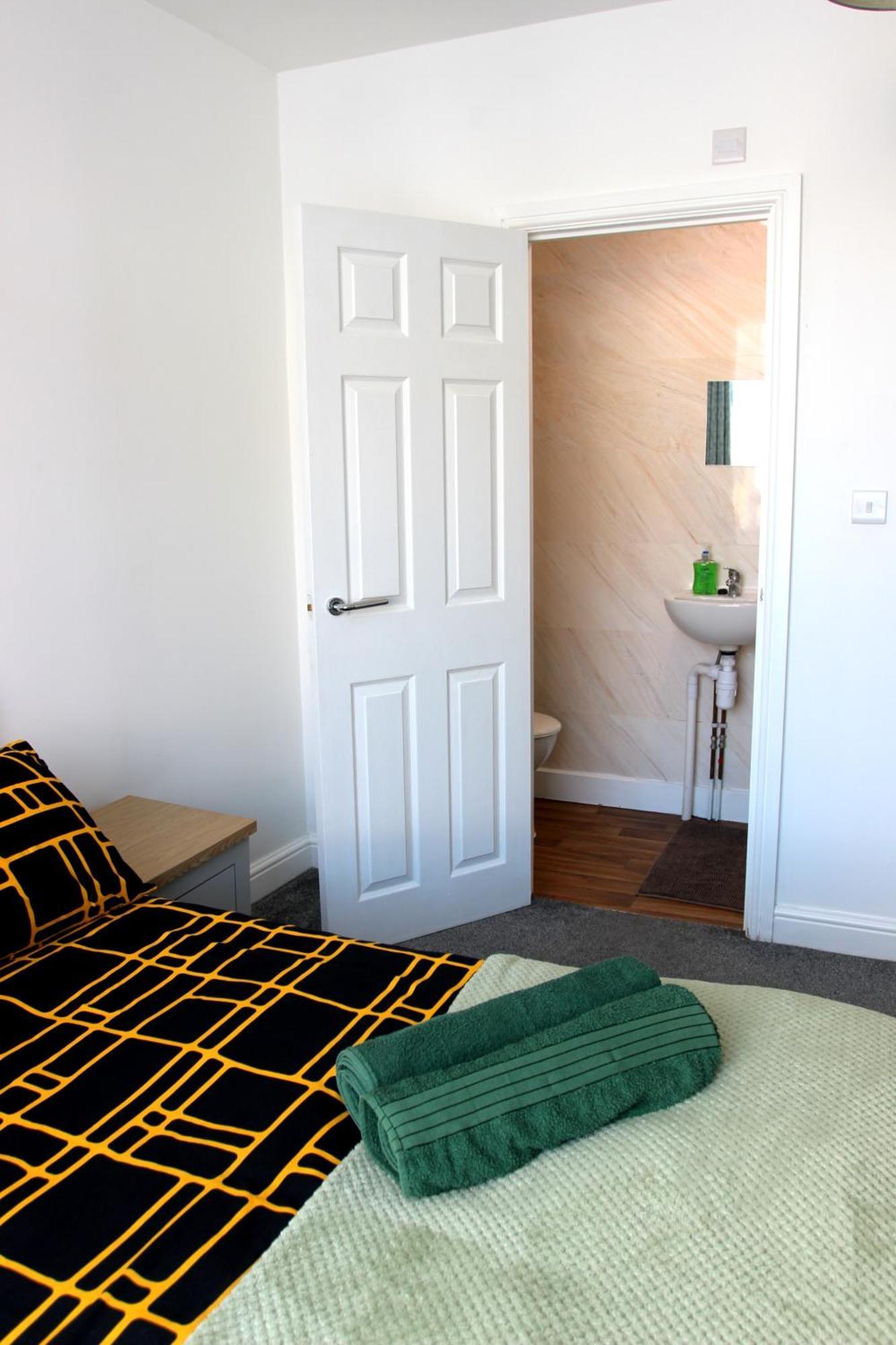House Share With Few Ensuite Rooms Near Southmead 브리스틀 외부 사진